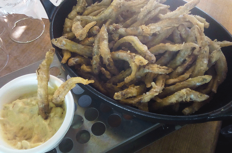 La petite friture, une des grandes spécialités des guinguettes en bord de Saône !
